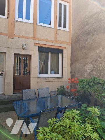 À vendre – Charmante maison de ville avec cour intérieure et terrasse au calme
