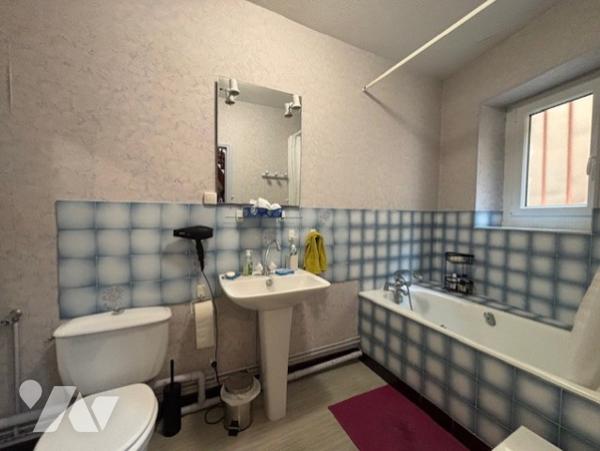 À vendre – Charmante maison de ville avec cour intérieure et terrasse au calme