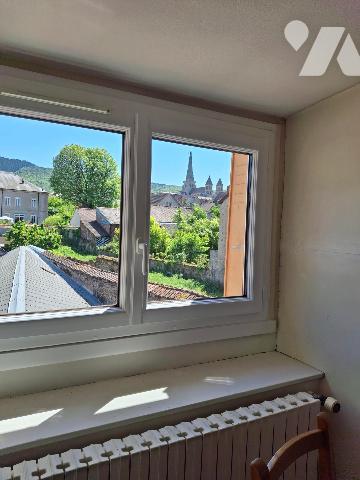 À vendre – Charmante maison de ville avec cour intérieure et terrasse au calme