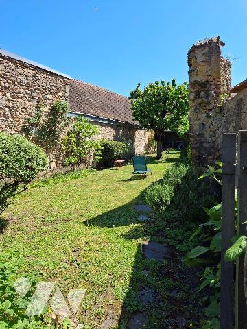 À vendre – Charmante maison de ville avec cour intérieure et terrasse au calme