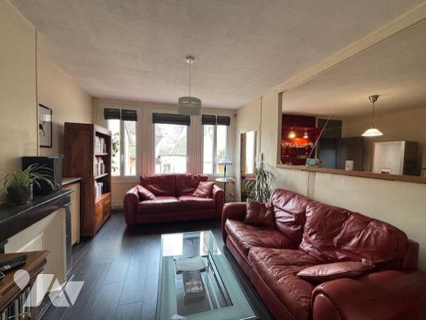 À vendre – Charmante maison de ville avec cour intérieure et terrasse au calme