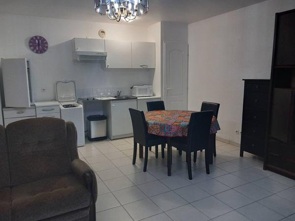 MARTIGNAS SUR JALLE-2 PP MEUBLE EN REZ DE CHAUSSEE AVEC PARKING