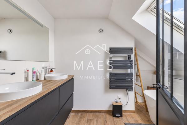 WAMBRECHIES – Maison familiale 3 chambres + bureau – Jardin & double garage
