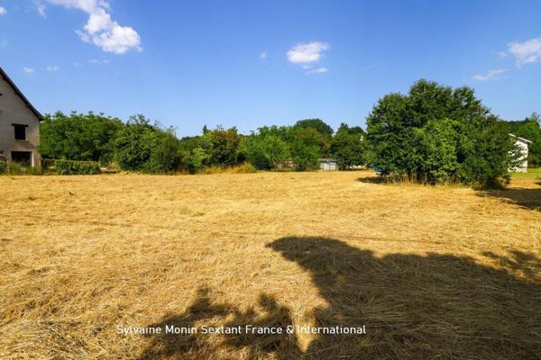 Terrain constructible de 1827 m2 proche gare et commerces