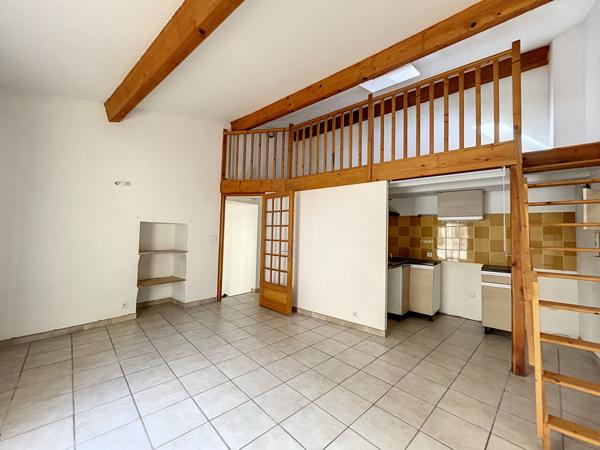 Appartement T3  dans une ruelle calme de Lauris - Jolie potentiel