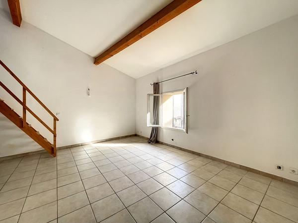 Appartement T3  dans une ruelle calme de Lauris - Jolie potentiel