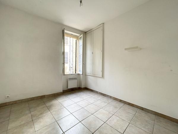 Appartement T3  dans une ruelle calme de Lauris - Jolie potentiel
