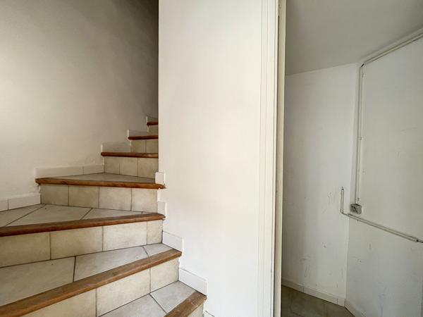 Appartement T3  dans une ruelle calme de Lauris - Jolie potentiel
