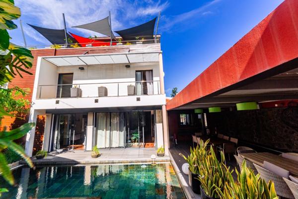 Villa contemporaine – 10 pièces – env. 300 m² – piscine – spa