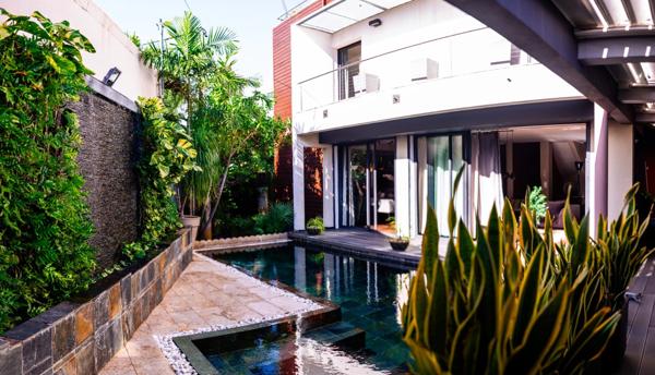 Villa contemporaine – 10 pièces – env. 300 m² – piscine – spa