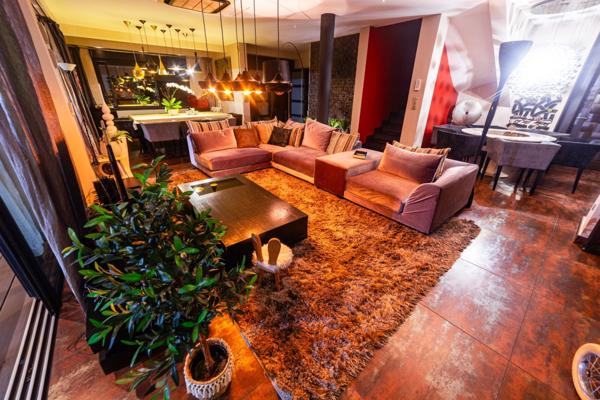 Villa contemporaine – 10 pièces – env. 300 m² – piscine – spa