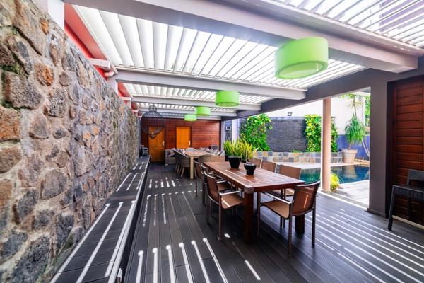 Villa contemporaine – 10 pièces – env. 300 m² – piscine – spa