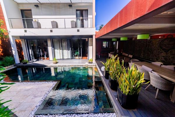 Villa contemporaine – 10 pièces – env. 300 m² – piscine – spa