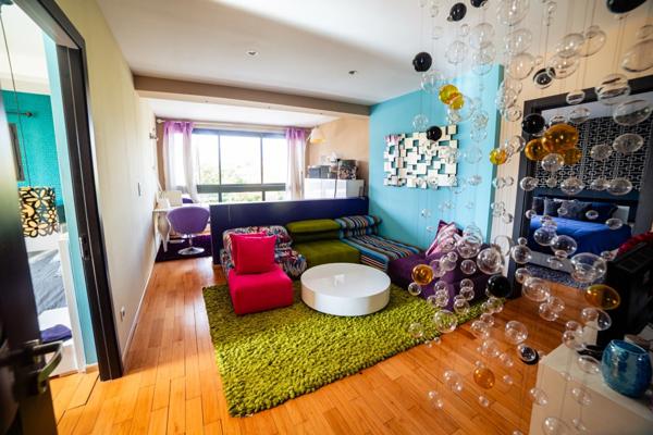 Villa contemporaine – 10 pièces – env. 300 m² – piscine – spa