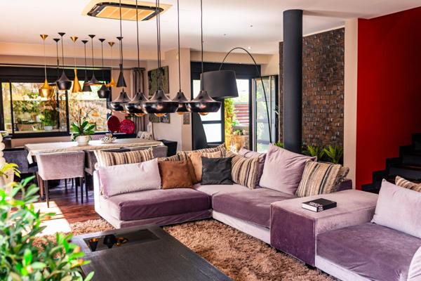 Villa contemporaine – 10 pièces – env. 300 m² – piscine – spa