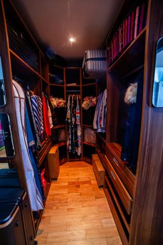 Villa contemporaine – 10 pièces – env. 300 m² – piscine – spa