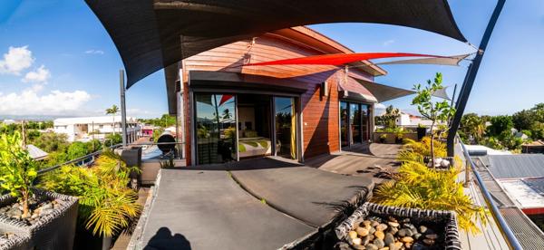 Villa contemporaine – 10 pièces – env. 300 m² – piscine – spa