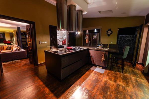 Villa contemporaine – 10 pièces – env. 300 m² – piscine – spa