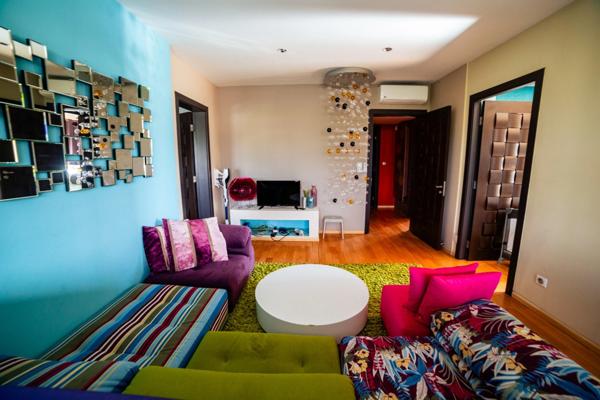 Villa contemporaine – 10 pièces – env. 300 m² – piscine – spa