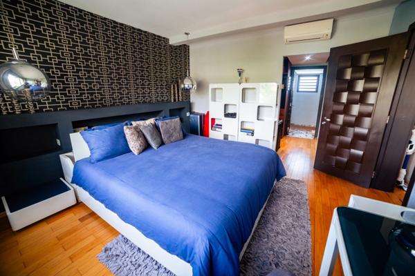 Villa contemporaine – 10 pièces – env. 300 m² – piscine – spa