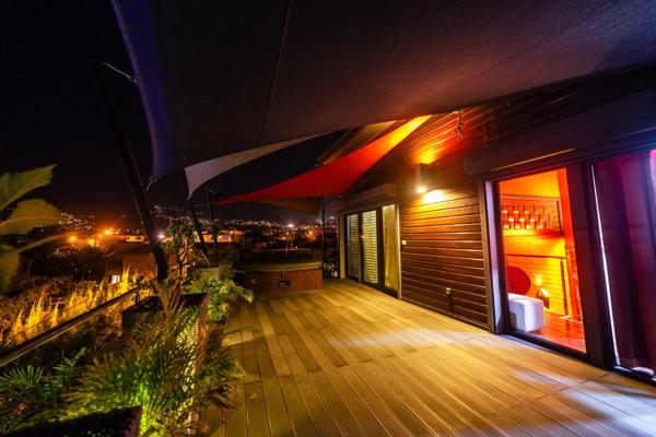 Villa contemporaine – 10 pièces – env. 300 m² – piscine – spa