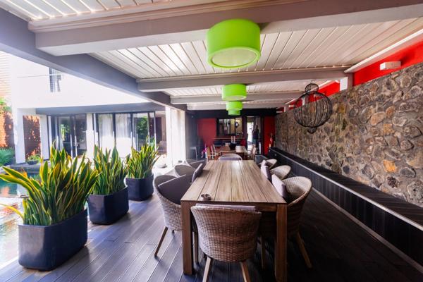 Villa contemporaine – 10 pièces – env. 300 m² – piscine – spa