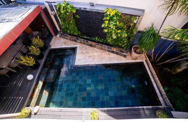 Villa contemporaine – 10 pièces – env. 300 m² – piscine – spa