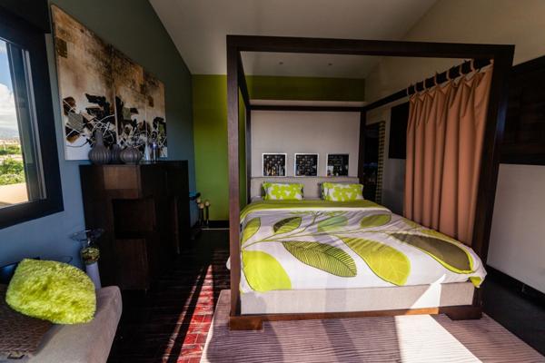 Villa contemporaine – 10 pièces – env. 300 m² – piscine – spa