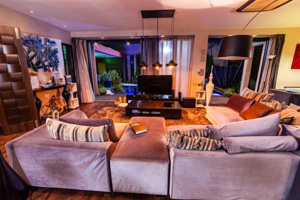 Villa contemporaine – 10 pièces – env. 300 m² – piscine – spa