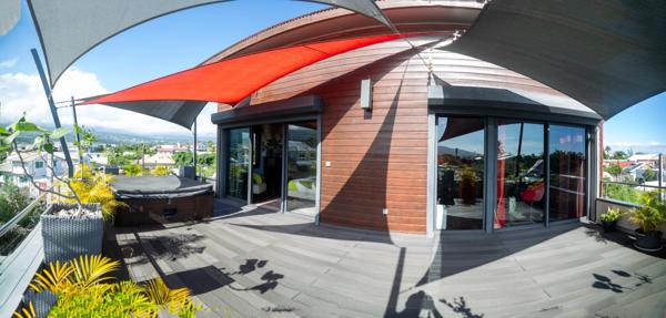 Villa contemporaine – 10 pièces – env. 300 m² – piscine – spa