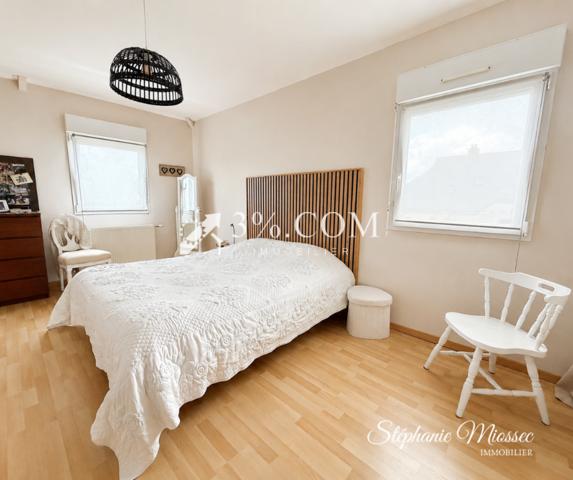 Maison
                                                                                                                                                                                                                                                                                                                        6 pièce(s)                                                                                                                                                                                                          4 chambre(s)                                                                                                                                                                                                          156  m²