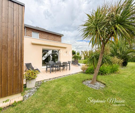 Maison
                                                                                                                                                                                                                                                                                                                        6 pièce(s)                                                                                                                                                                                                          4 chambre(s)                                                                                                                                                                                                          156  m²