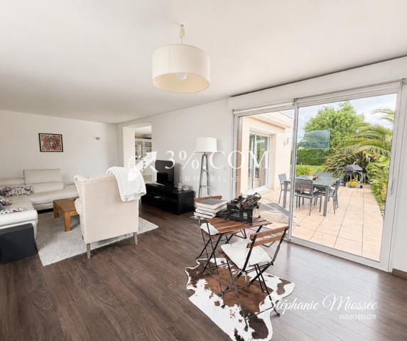 Maison
                                                                                                                                                                                                                                                                                                                        6 pièce(s)                                                                                                                                                                                                          4 chambre(s)                                                                                                                                                                                                          156  m²