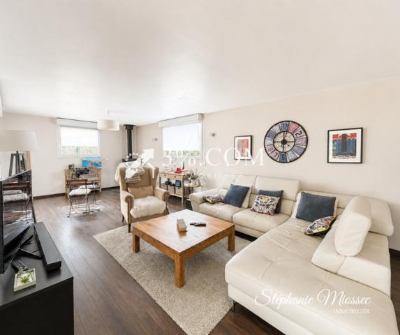 Maison
                                                                                                                                                                                                                                                                                                                        6 pièce(s)                                                                                                                                                                                                          4 chambre(s)                                                                                                                                                                                                          156  m²
