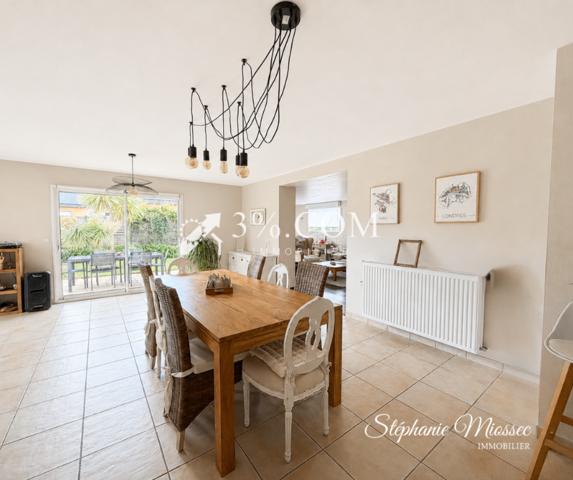 Maison
                                                                                                                                                                                                                                                                                                                        6 pièce(s)                                                                                                                                                                                                          4 chambre(s)                                                                                                                                                                                                          156  m²
