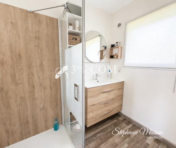 Maison
                                                                                                                                                                                                                                                                                                                        6 pièce(s)                                                                                                                                                                                                          4 chambre(s)                                                                                                                                                                                                          156  m²