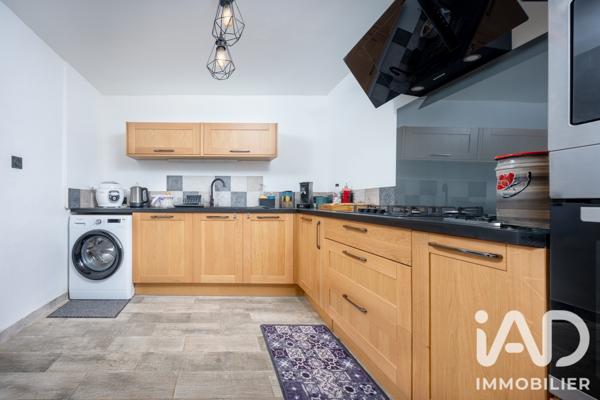 Maison à vendre 4 pièces 138,65 m² Sénas