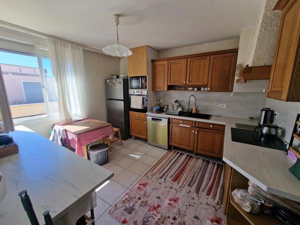 Maison de 100 M2 sur un parcelle de plus de 2000 M2 et un hangar de plus de 100 M2