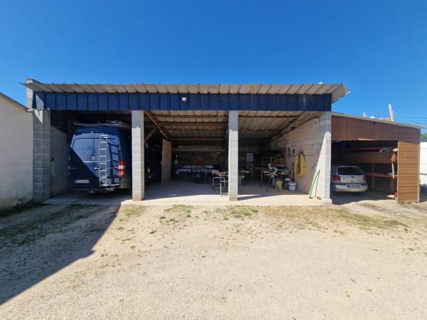 Maison de 100 M2 sur un parcelle de plus de 2000 M2 et un hangar de plus de 100 M2