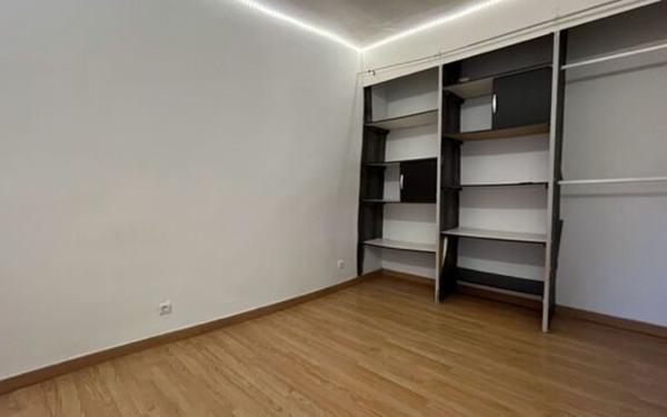 Appartement à louer    2 pièces •  Thuir