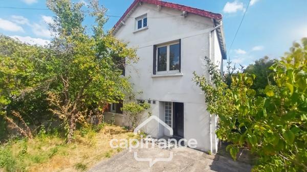 Champigny-sur-Marne-A vendre maison individuelle 4p -3 chambres-Jardin-Garage-Parcelle 328m2-Calme-Luminosité
