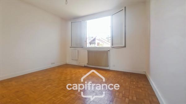 Champigny-sur-Marne-A vendre maison individuelle 4p -3 chambres-Jardin-Garage-Parcelle 328m2-Calme-Luminosité