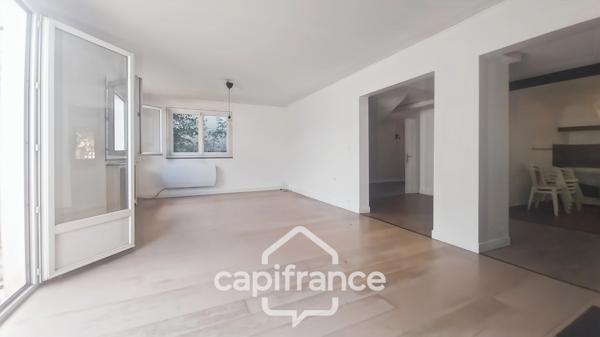 Champigny-sur-Marne-A vendre maison individuelle 4p -3 chambres-Jardin-Garage-Parcelle 328m2-Calme-Luminosité