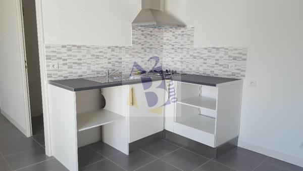 Location maison Gond Pontouvre (16160), 56.53m² avec 2 pièce(s) dont 1 chambre(s). Agence Allard Brimeaud