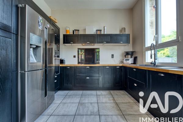 Maison à vendre 7 pièces 250 m² Saint-Médard-en-Jalles