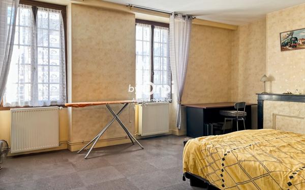 Maison à vendre    5 pièces •  Montmarault