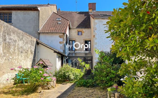 Maison à vendre    5 pièces •  Montmarault