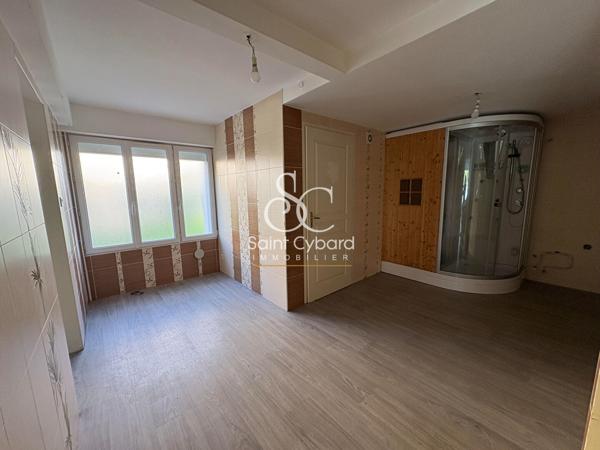 Angouleme – Maison avec piscine – 7 pièce(s) 144 m2 env.