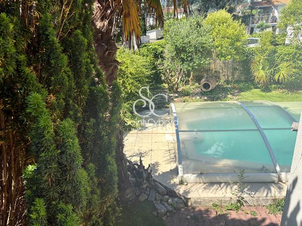 Angouleme – Maison avec piscine – 7 pièce(s) 144 m2 env.