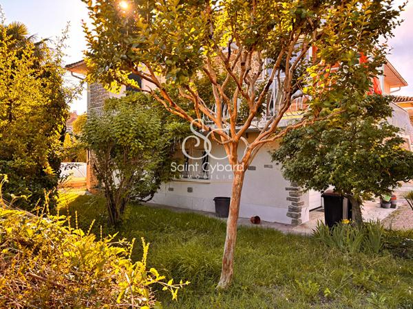 Angouleme – Maison avec piscine – 7 pièce(s) 144 m2 env.